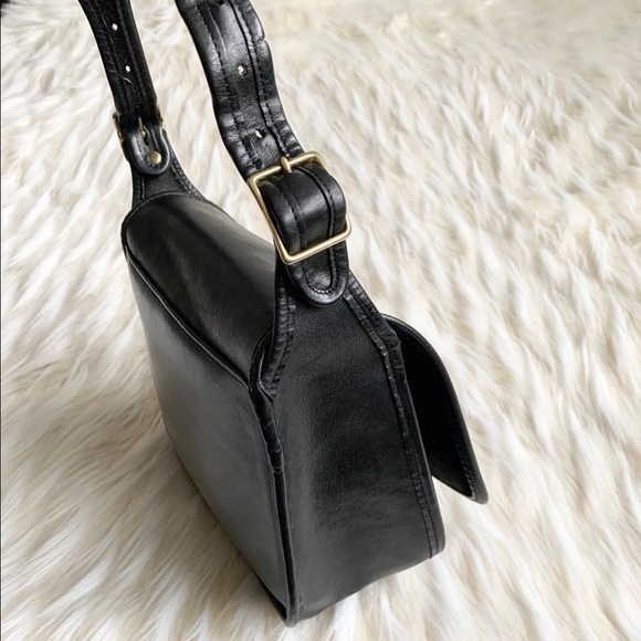 SOLD! Rare Vintage Coach Saddle Crossbody Bag - Picture 3 of 15